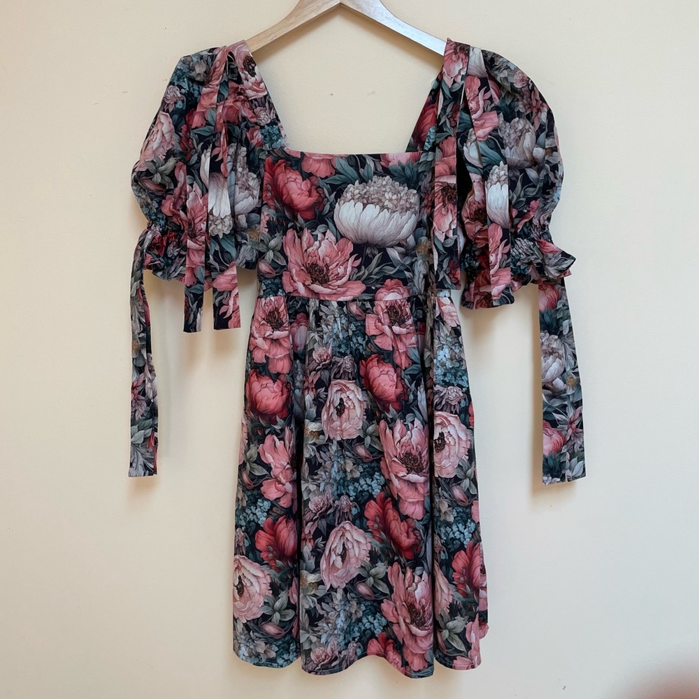 Entro Puff Sleeve Floral Dress